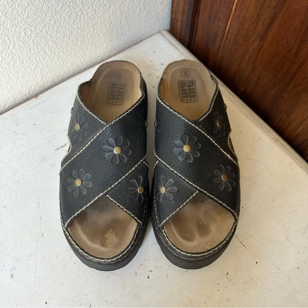 Faded Glory Sunflower Sandals - Picture 3 of 5